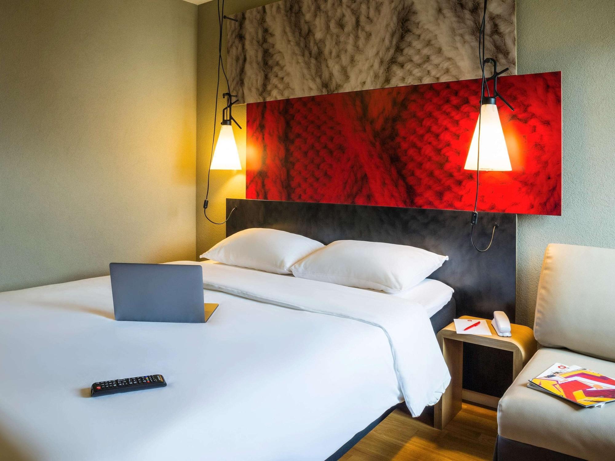 Отель Ibis Сион Экстерьер фото