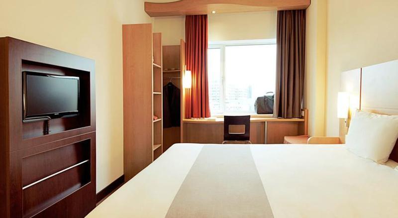 Отель Ibis Сион Экстерьер фото